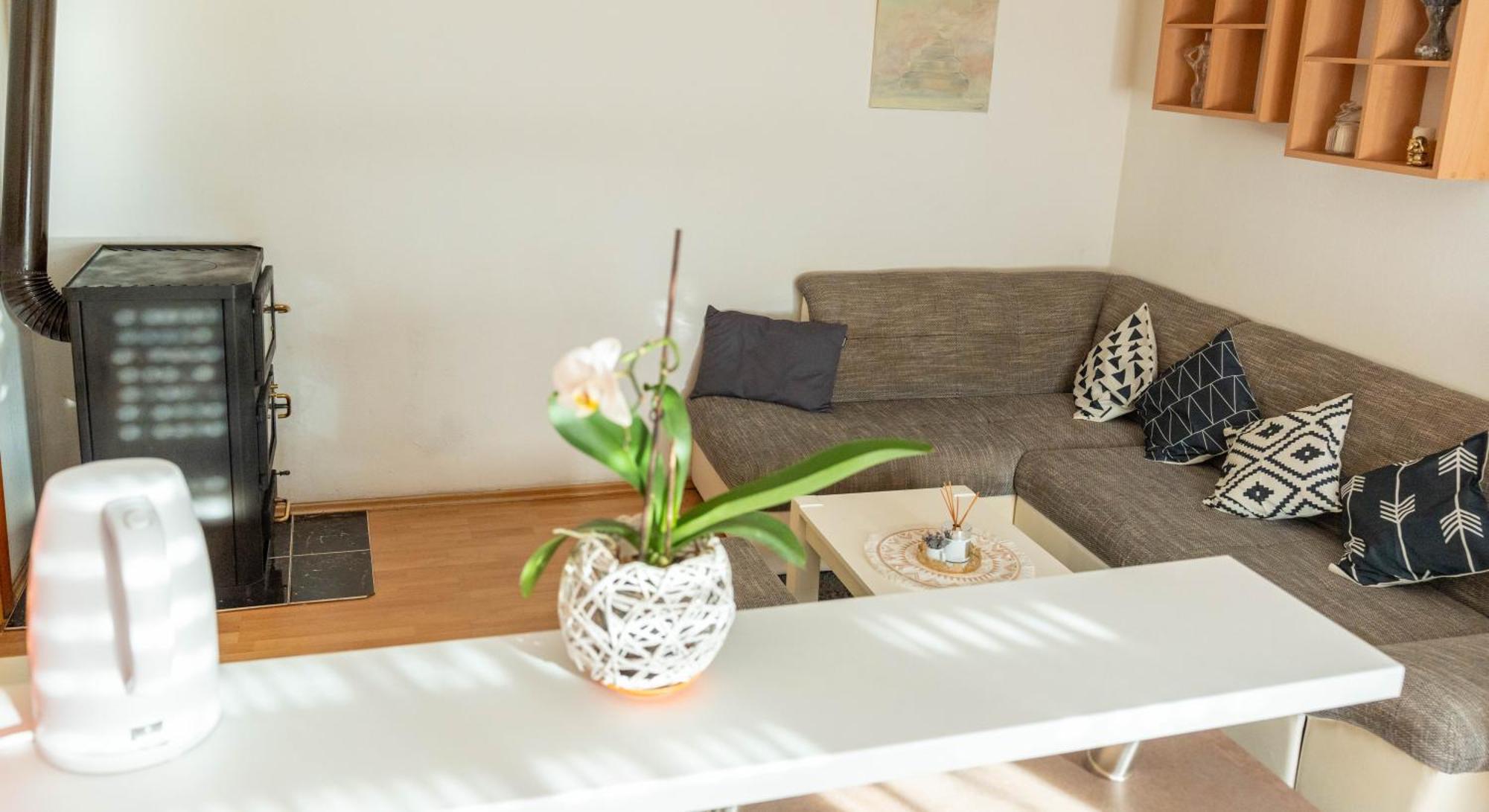 Apartman Lili Knin Εξωτερικό φωτογραφία