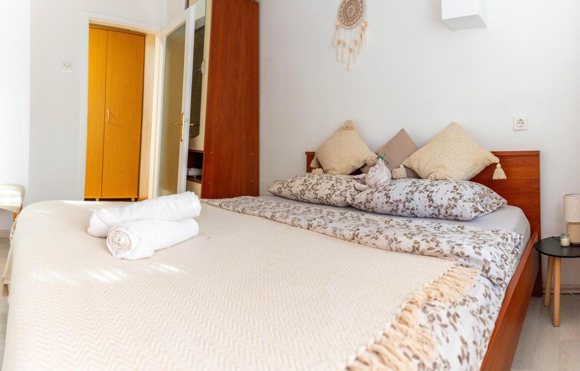 Apartman Lili Knin Εξωτερικό φωτογραφία