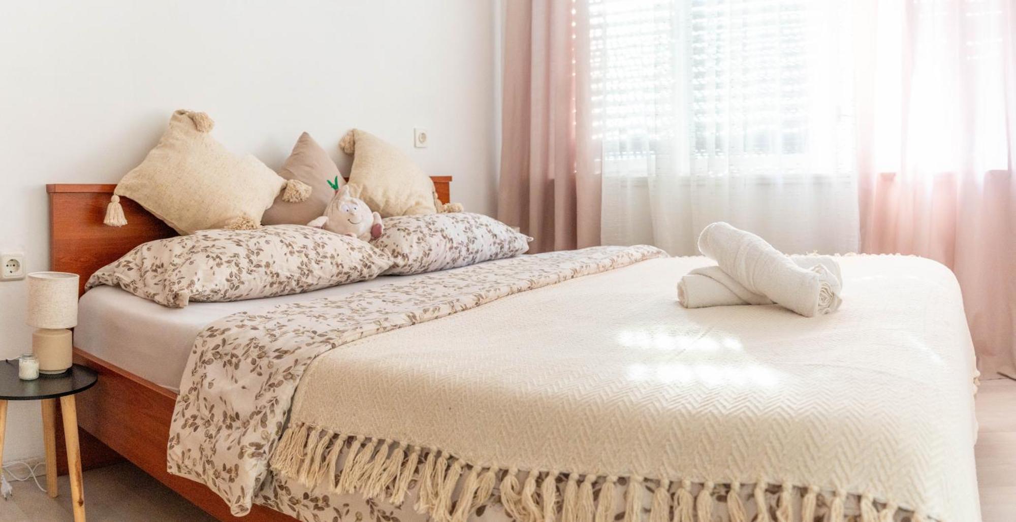 Apartman Lili Knin Εξωτερικό φωτογραφία