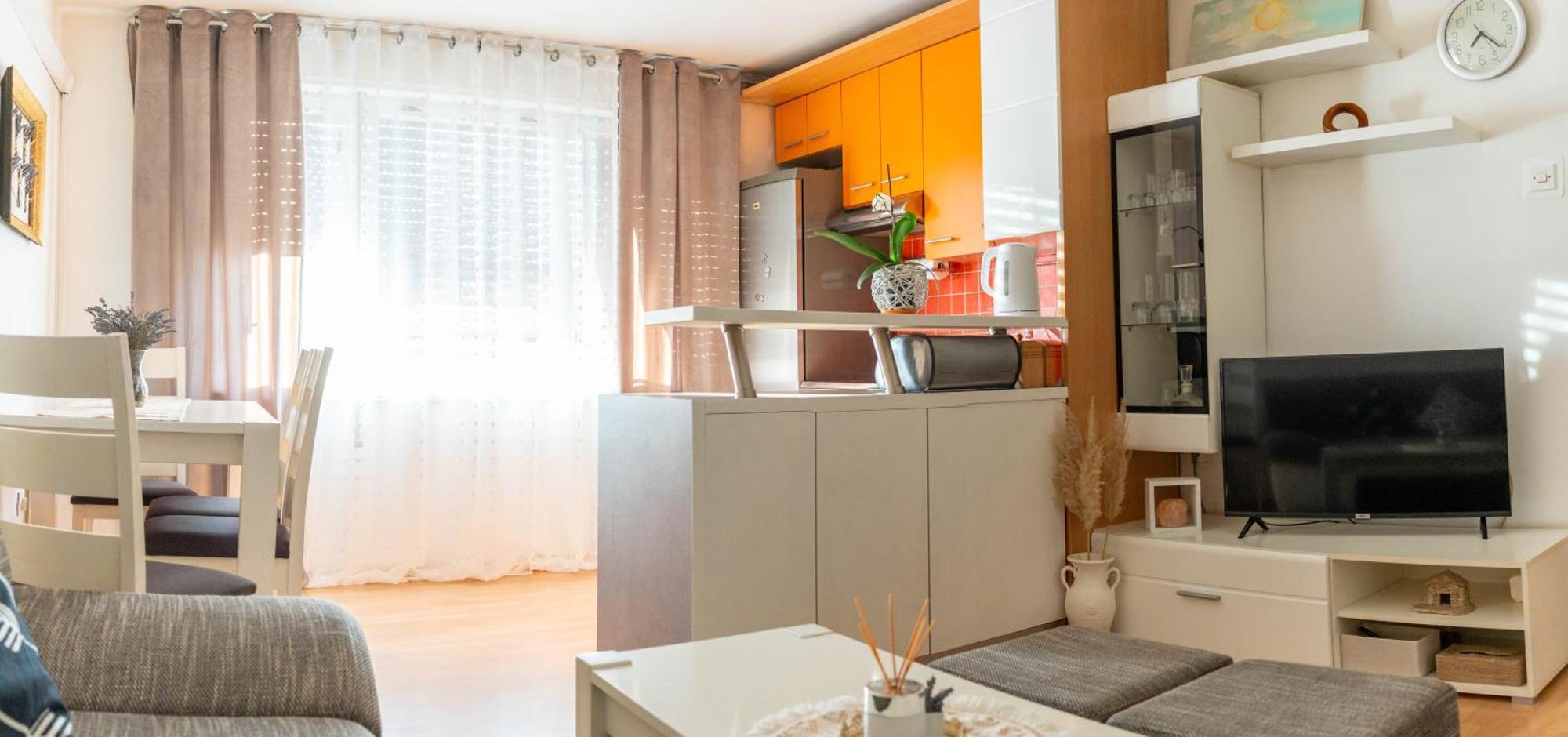 Apartman Lili Knin Εξωτερικό φωτογραφία
