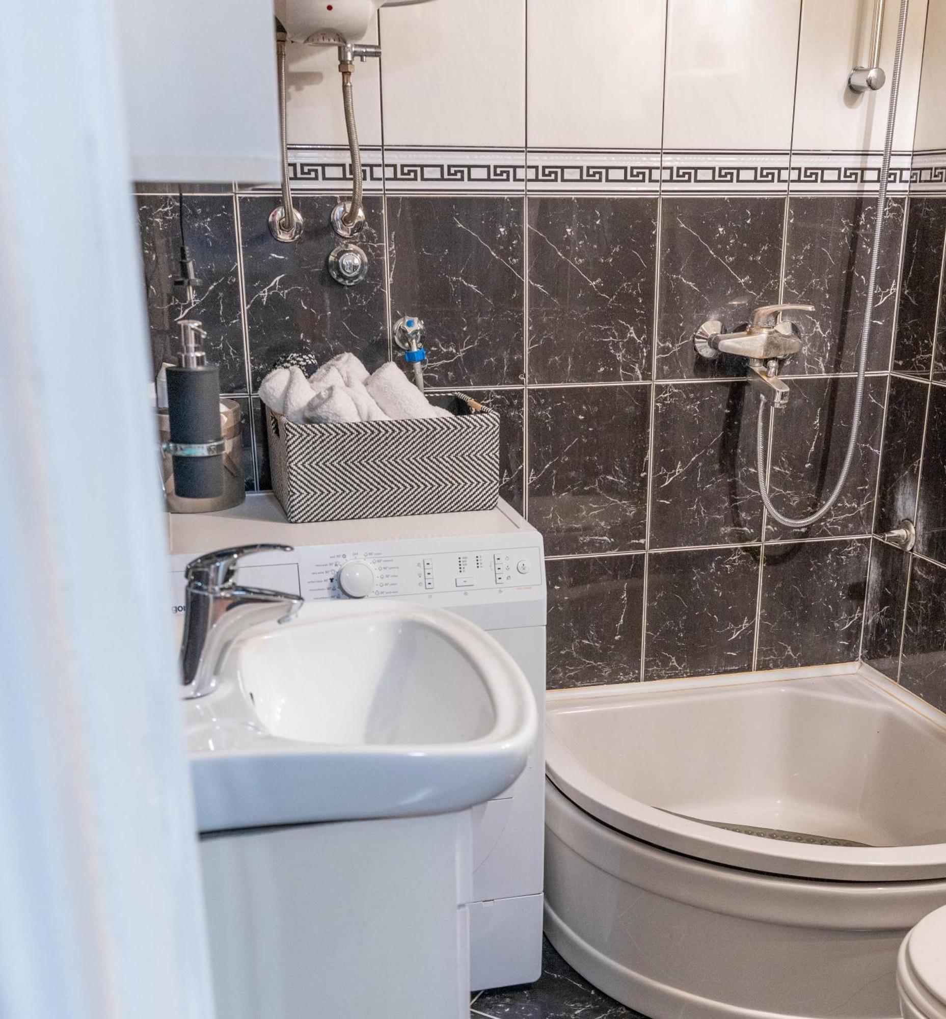 Apartman Lili Knin Εξωτερικό φωτογραφία