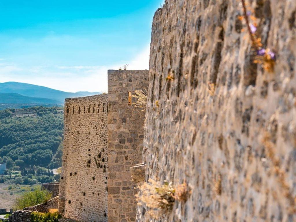 Apartman Lili Knin Εξωτερικό φωτογραφία